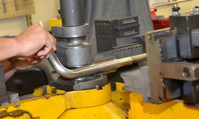 Mandrel tube bending